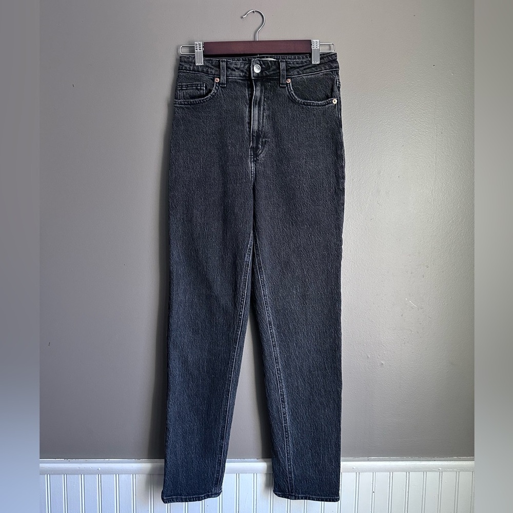 H&M High Rise Black Denim Size 4 Black Vintage Wash Jeans